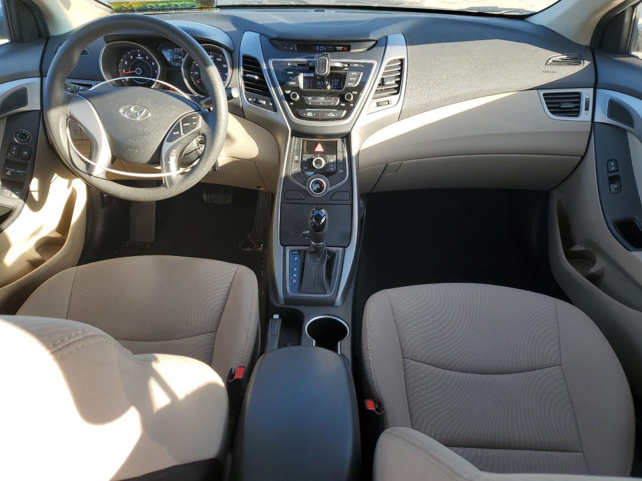 2016 Hyundai Elantra - Image 8