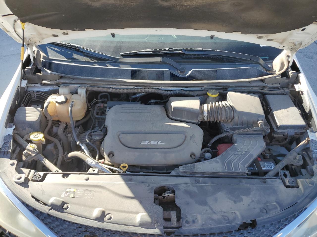 2017 Chrysler Pacifica - Image 12