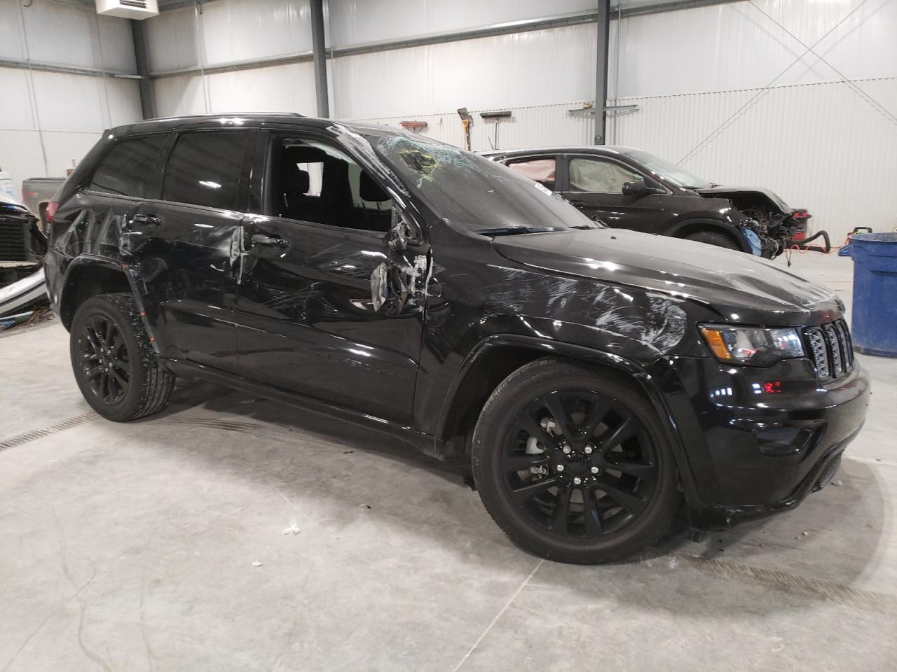 2020 Jeep Grand Cherokee - Image 4