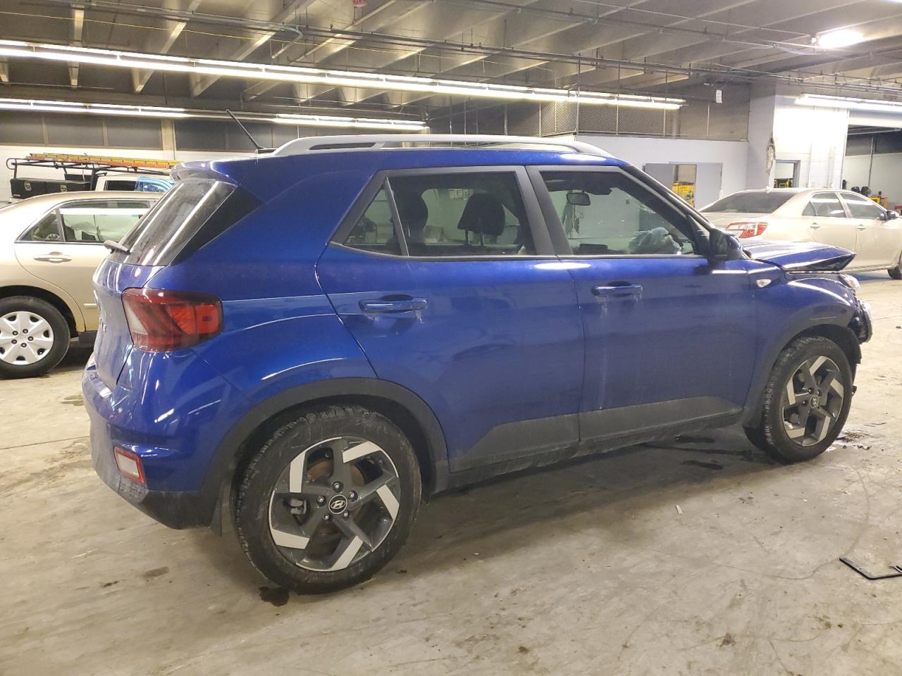 2023 Hyundai Venue - Image 3
