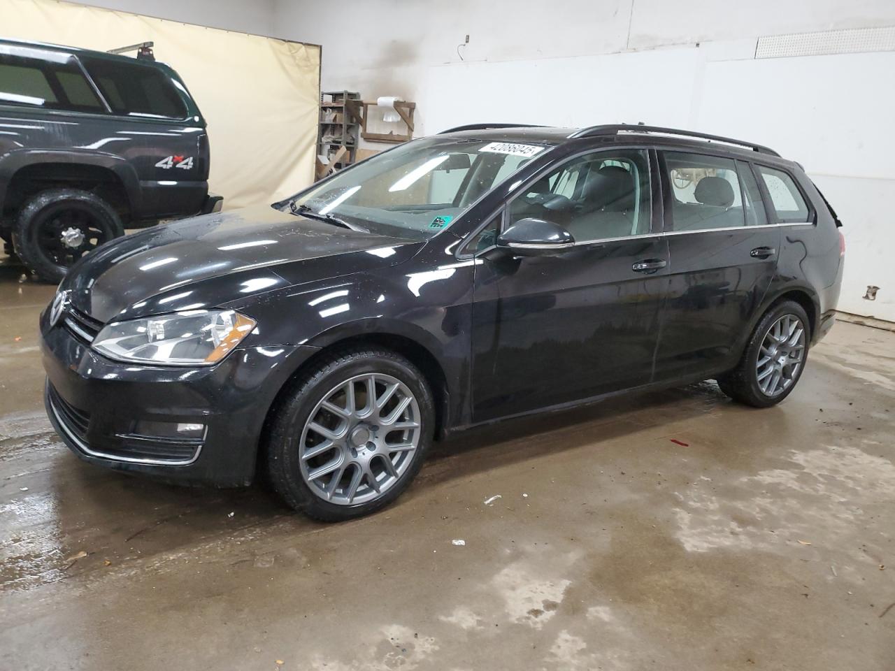 2015 Volkswagen Golf - Image 1