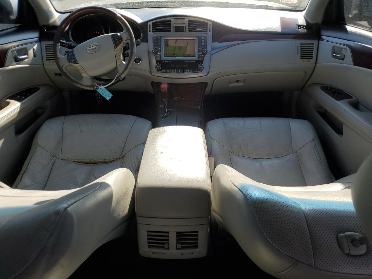 2011 Toyota Avalon - Image 8
