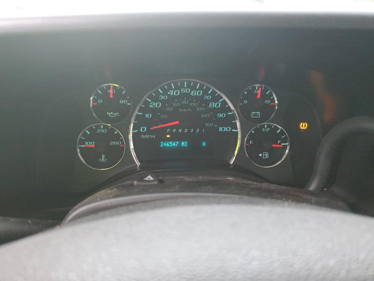 2010 Chevrolet Express - Image 9