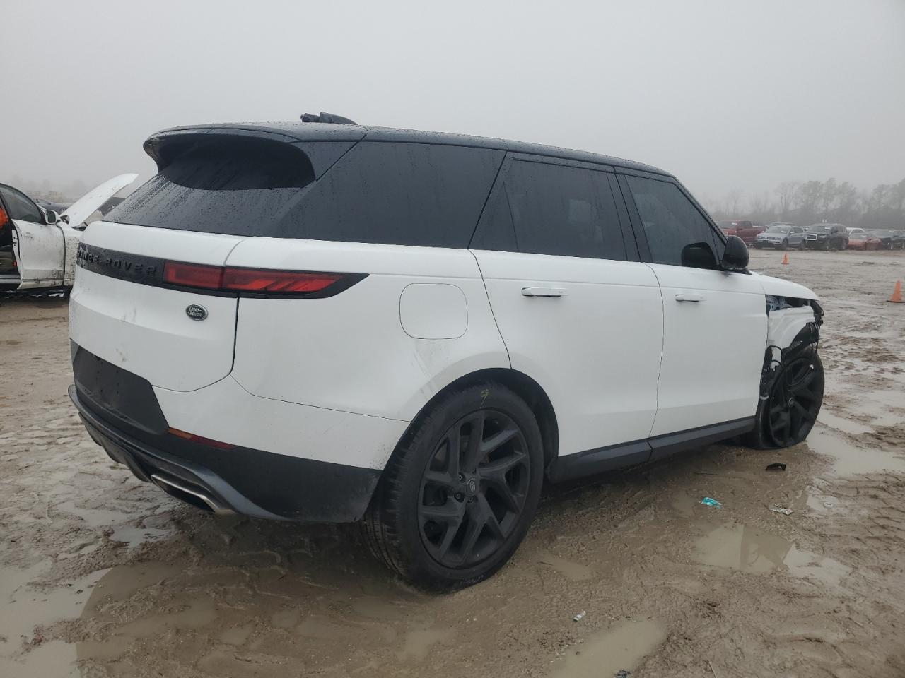 2023 Land Rover Range Rover - Image 3