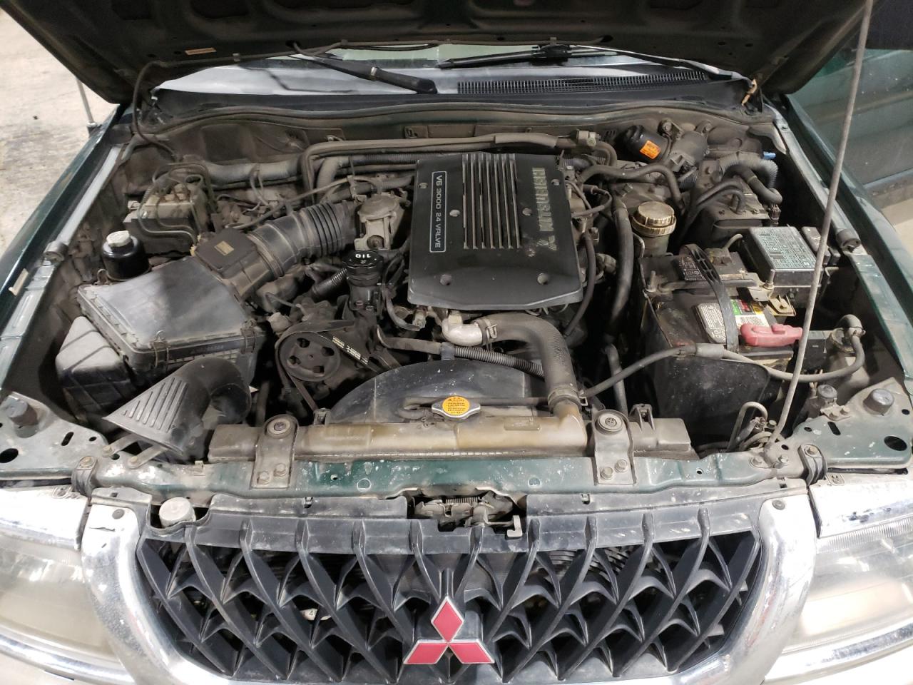 2000 Mitsubishi Montero - Image 12