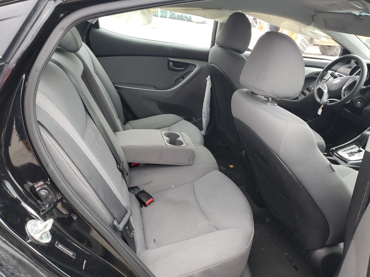 2013 Hyundai Elantra - Image 10