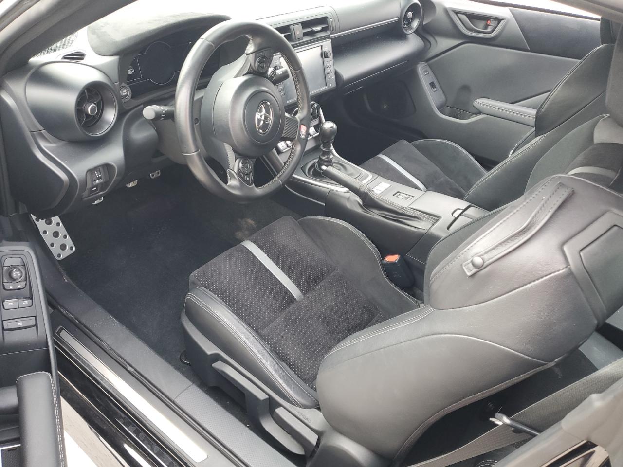 2022 Toyota GR 86 - Image 8