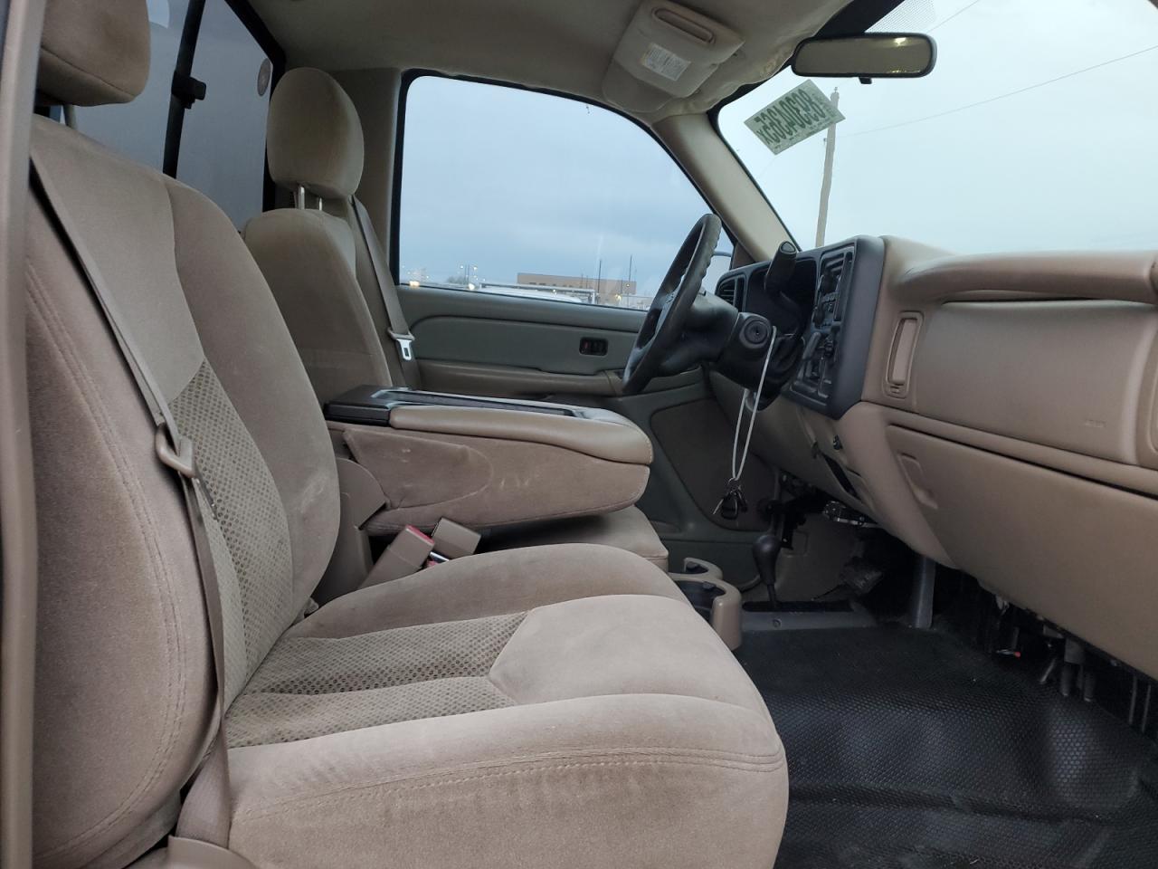 2006 Chevrolet Silverado - Image 10