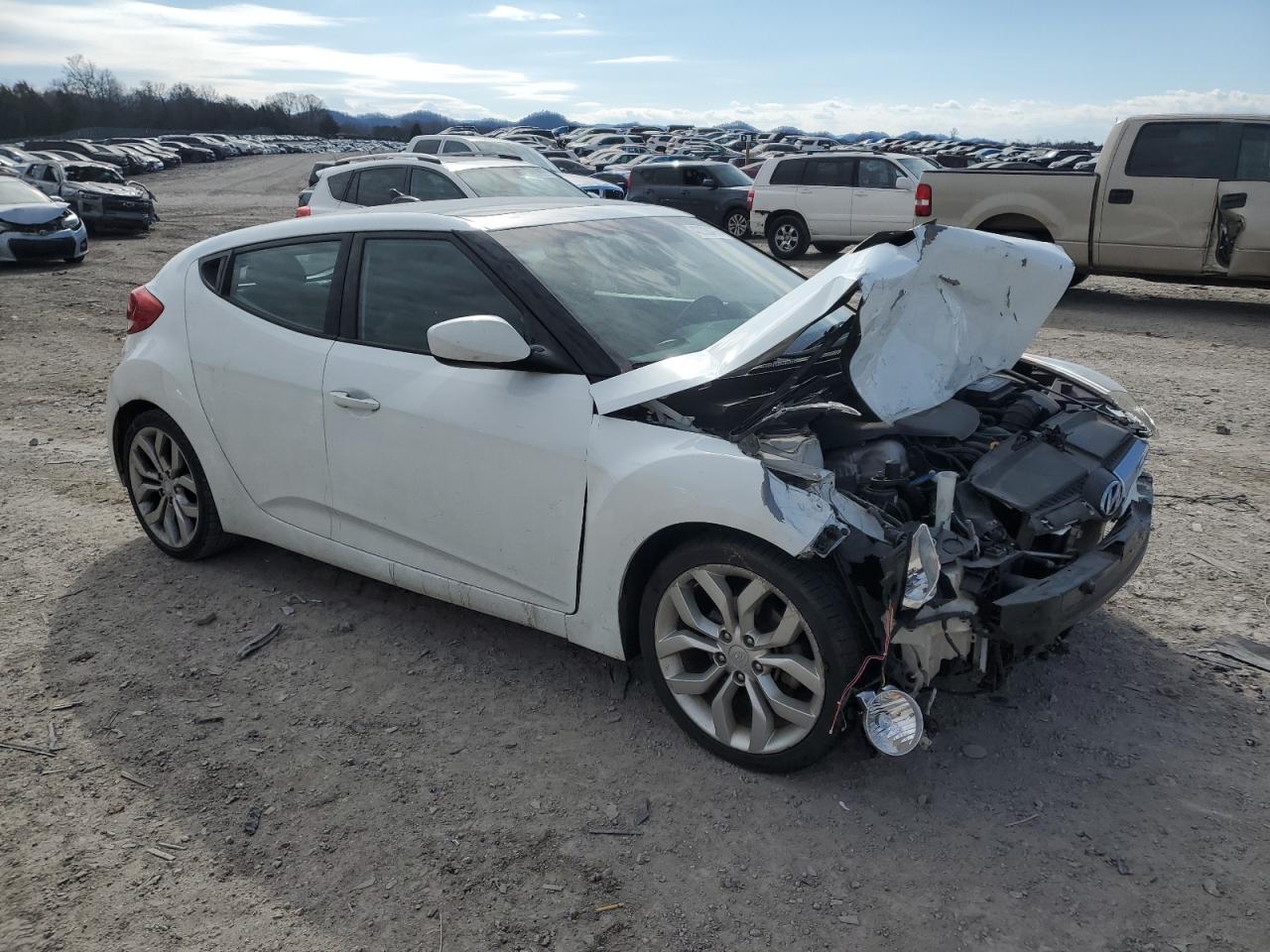 2015 Hyundai Veloster - Image 4
