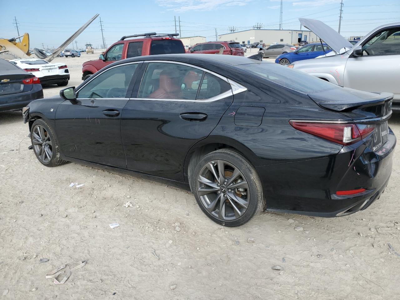 2020 Lexus ES - Image 2
