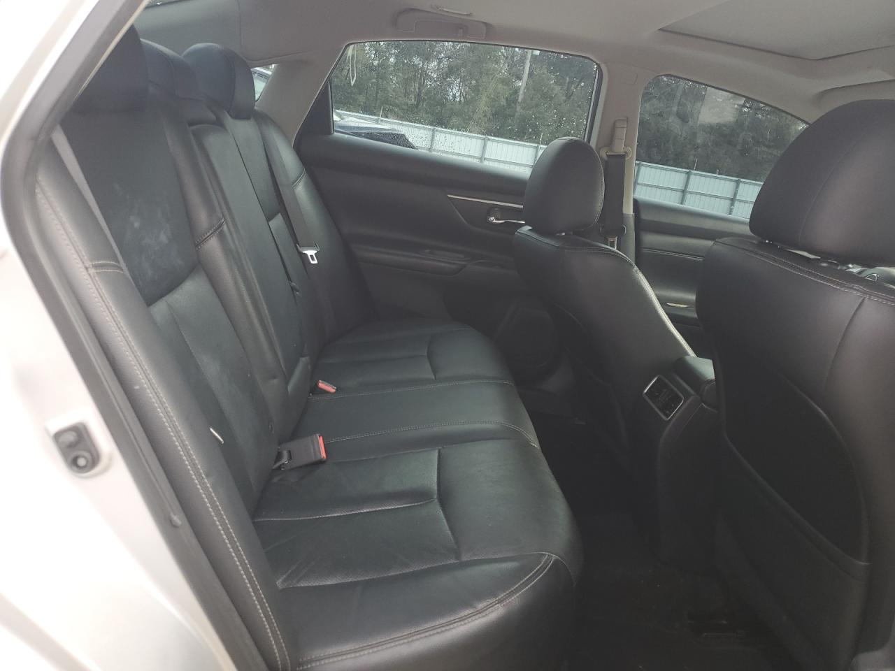 2017 Nissan Altima - Image 10