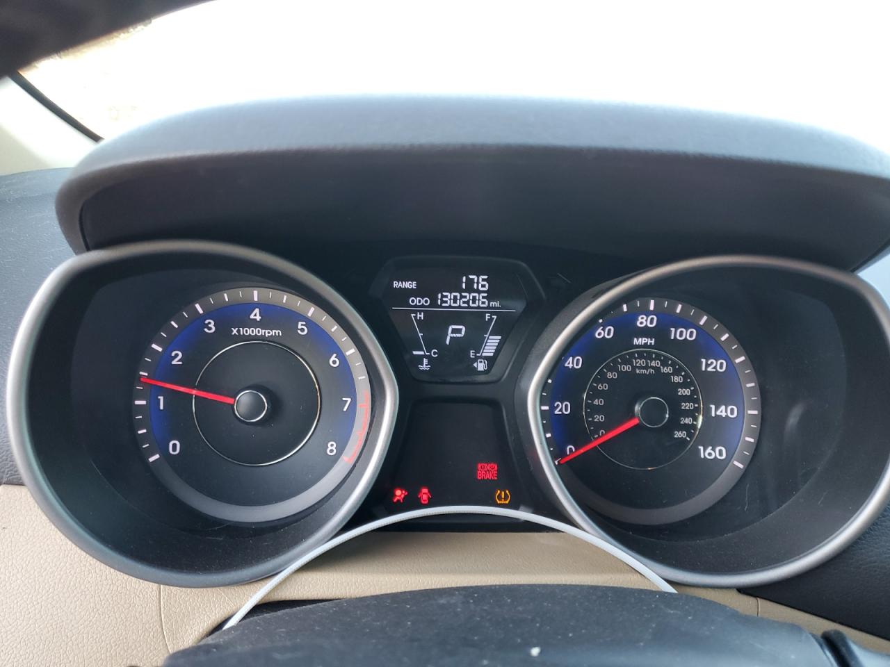 2013 Hyundai Elantra - Image 9