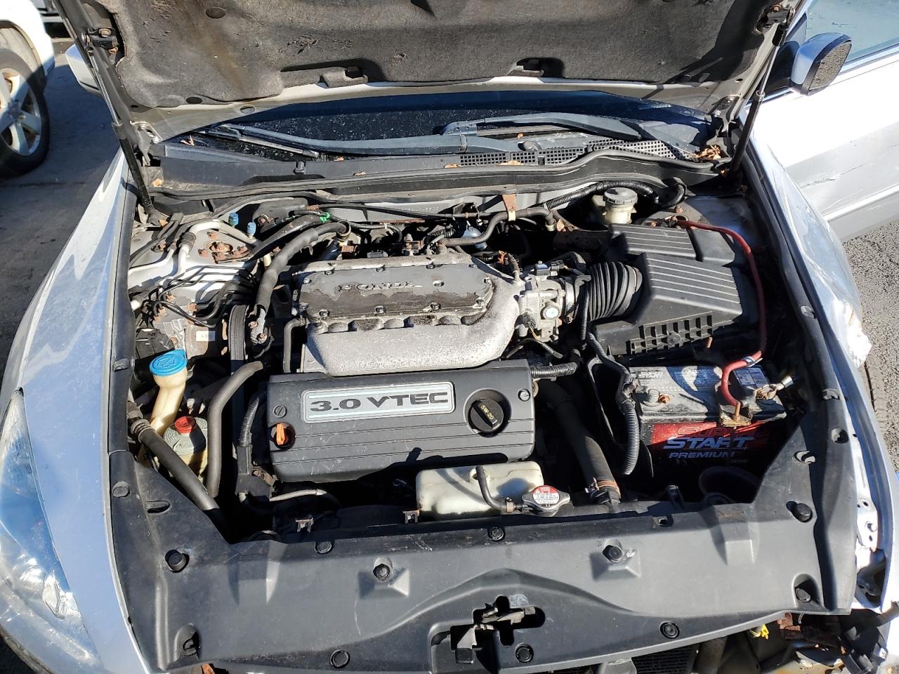 2004 Honda Accord - Image 11