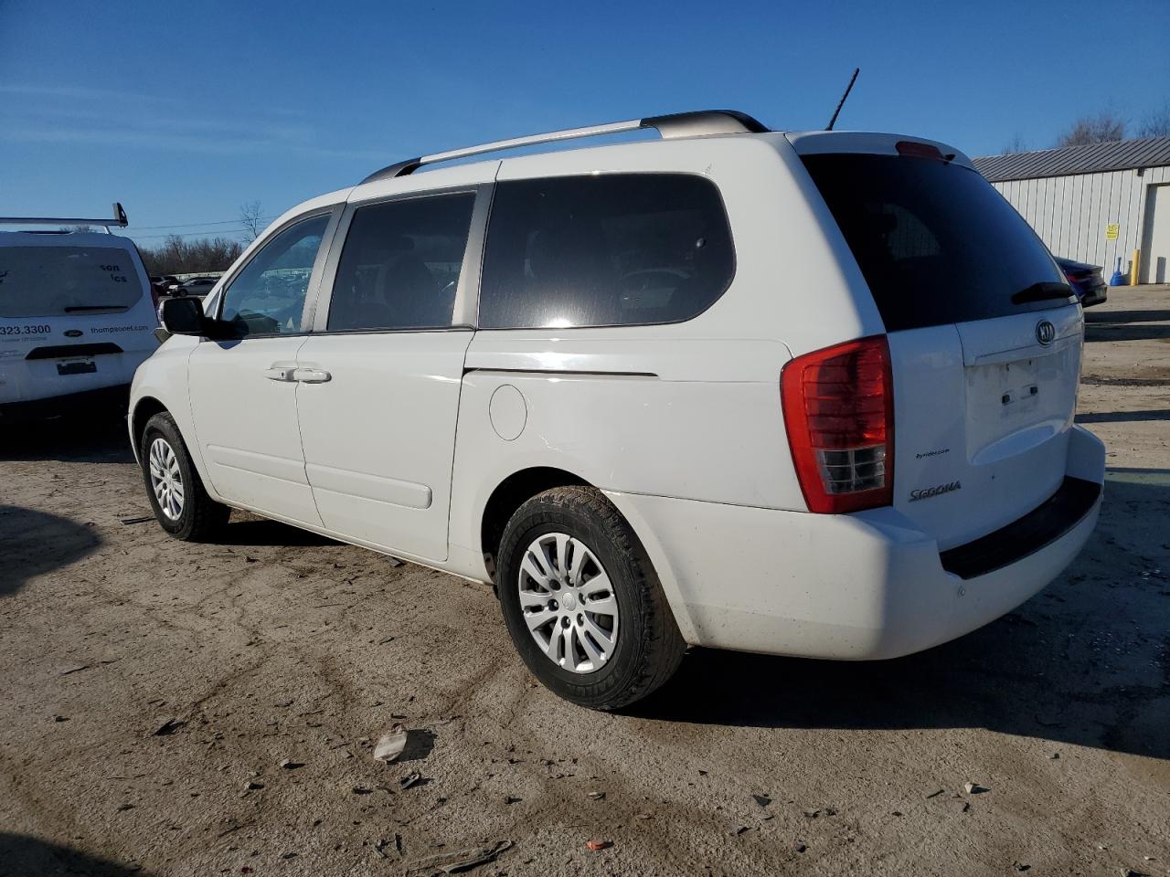 2012 Kia Sedona - Image 2