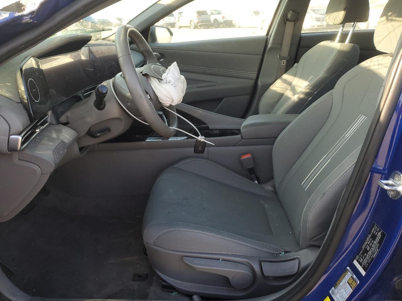 2023 Hyundai Elantra - Image 7