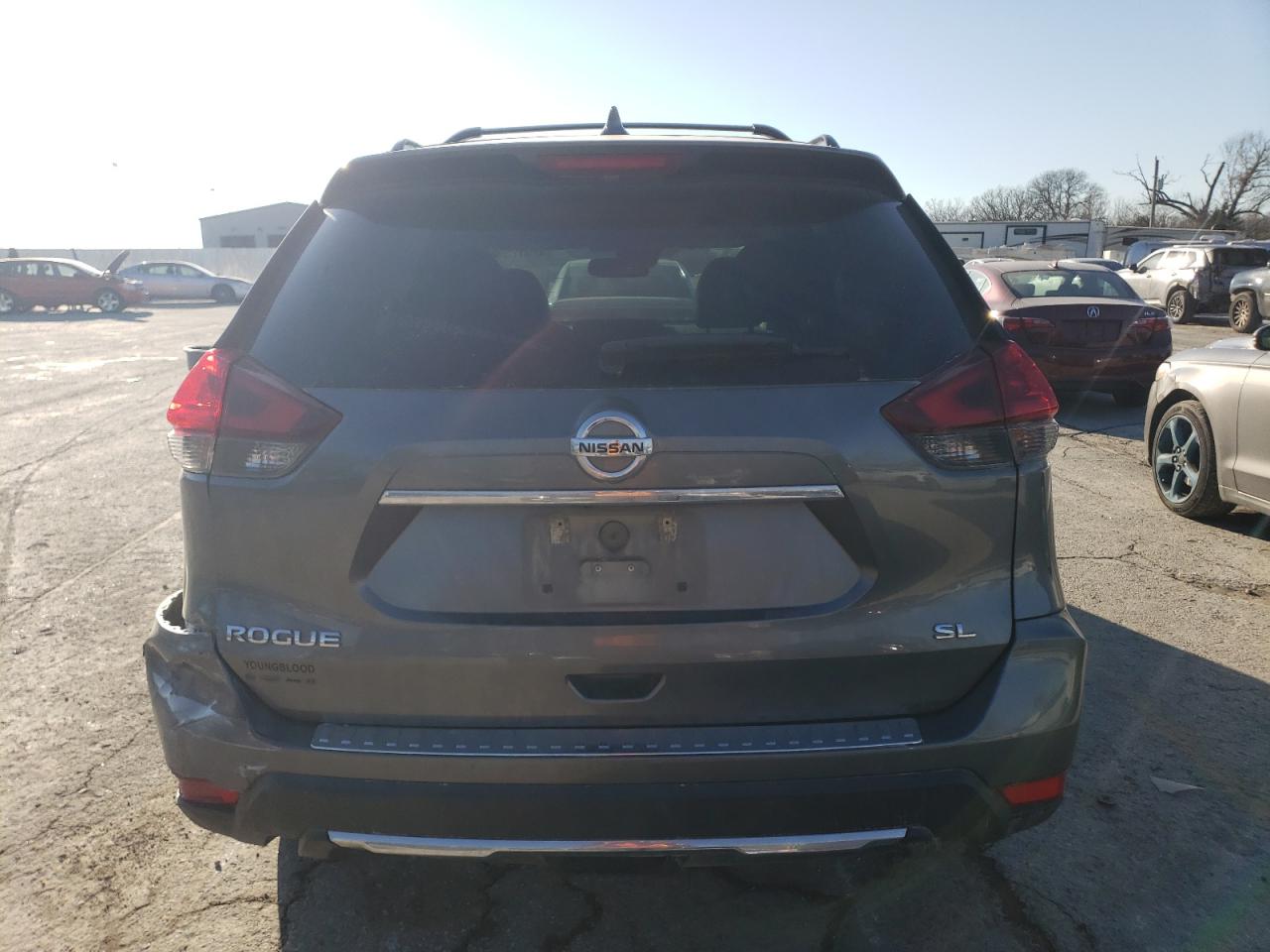 2018 Nissan Rogue - Image 6