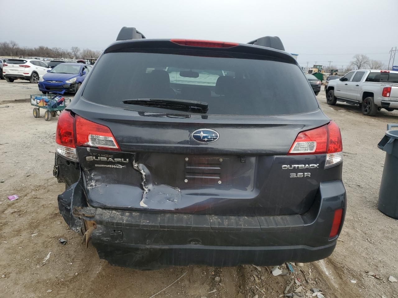 2010 Subaru Outback - Image 6