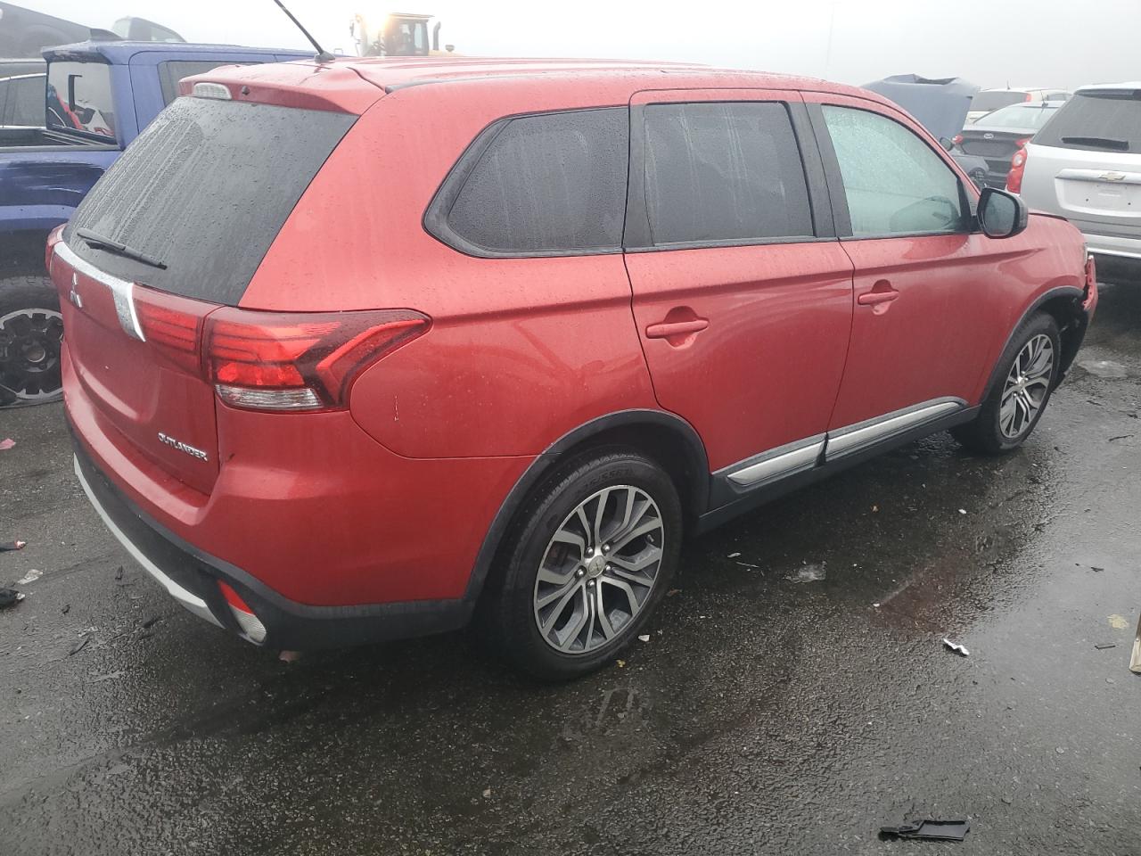 2016 Mitsubishi Outlander - Image 3