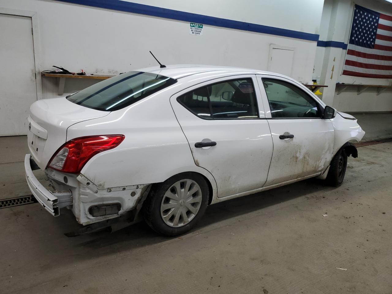 VIN 3N1CN7AP3JL802911 2018 NISSAN VERSA no.3