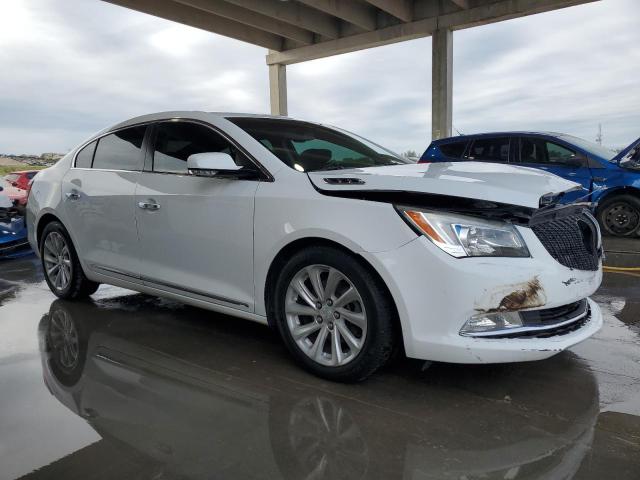  BUICK LACROSSE 2015 Білий