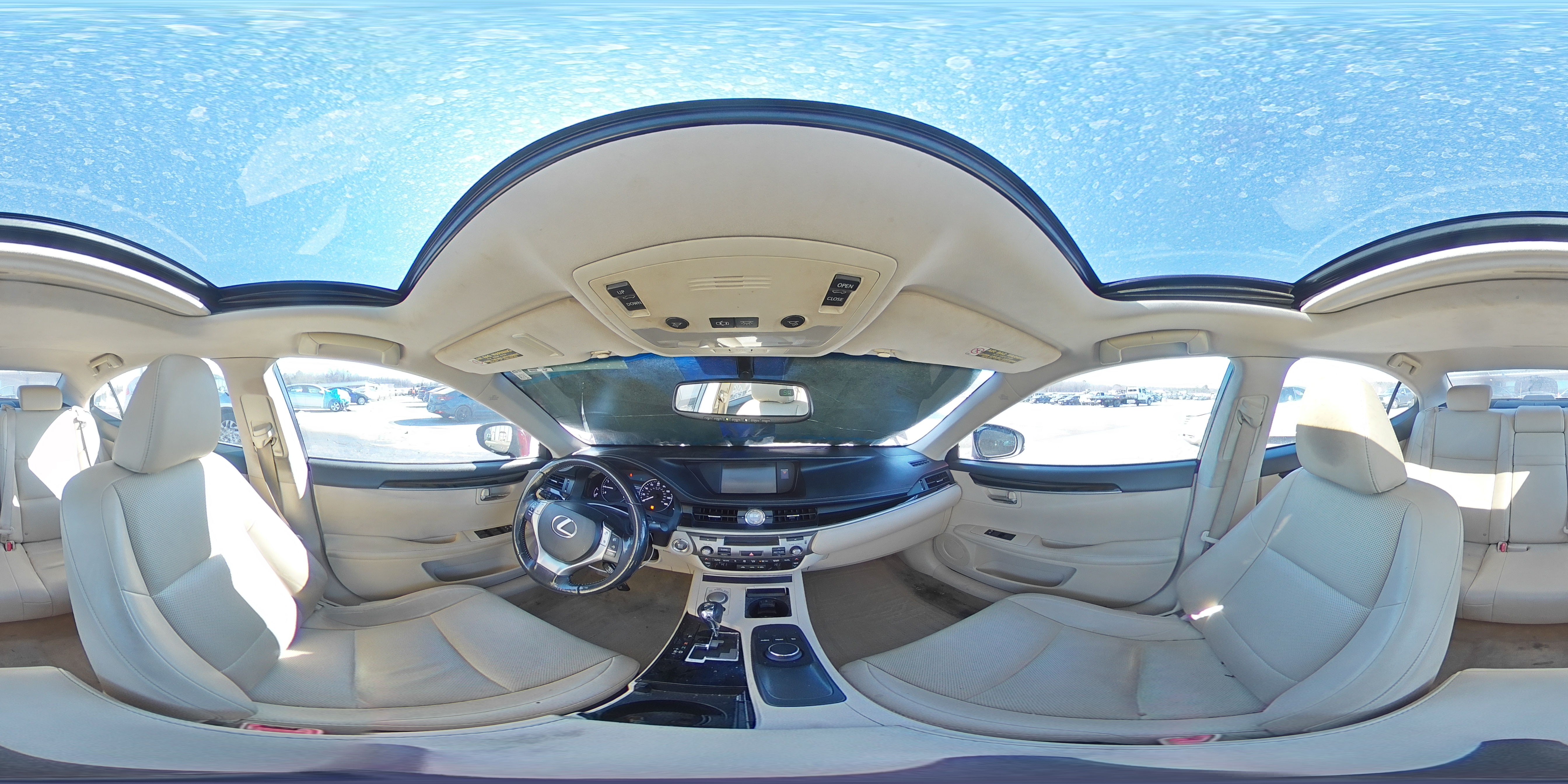 2015 Lexus ES - Image 14