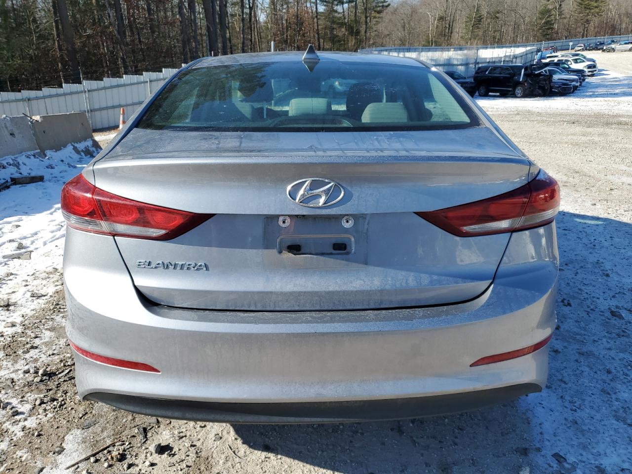 2017 Hyundai Elantra - Image 6