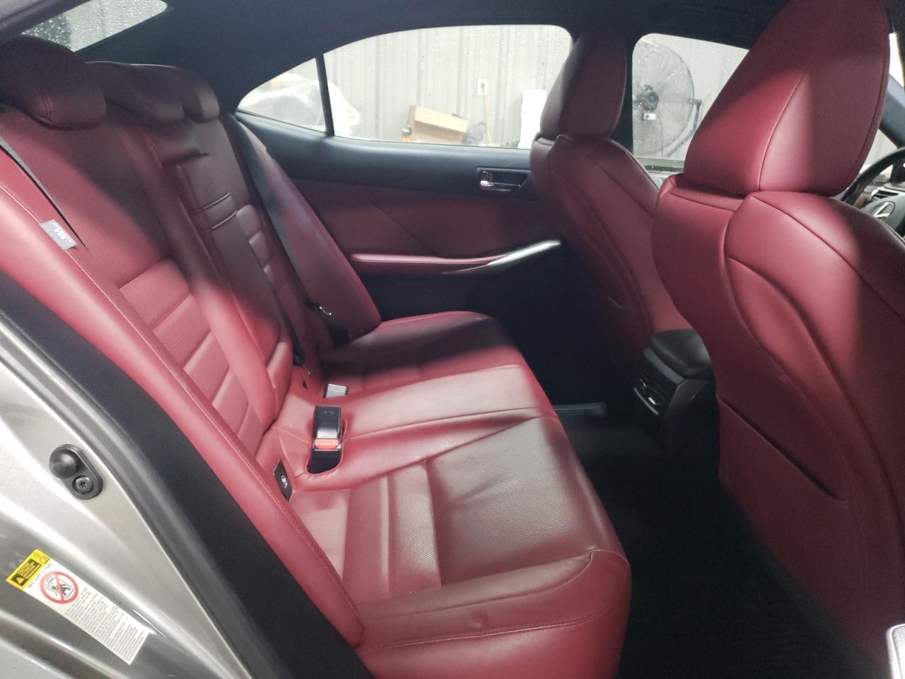 2015 Lexus IS - Image 10