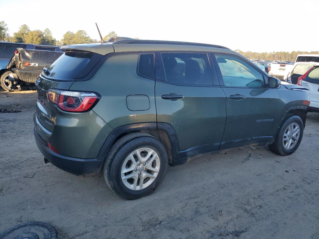 2018 Jeep Compass - Image 3