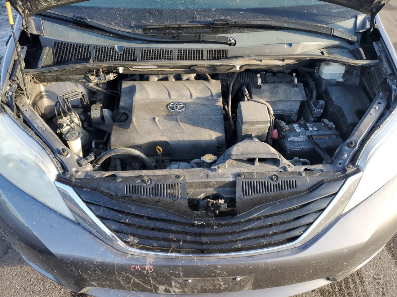 2012 Toyota Sienna - Image 12