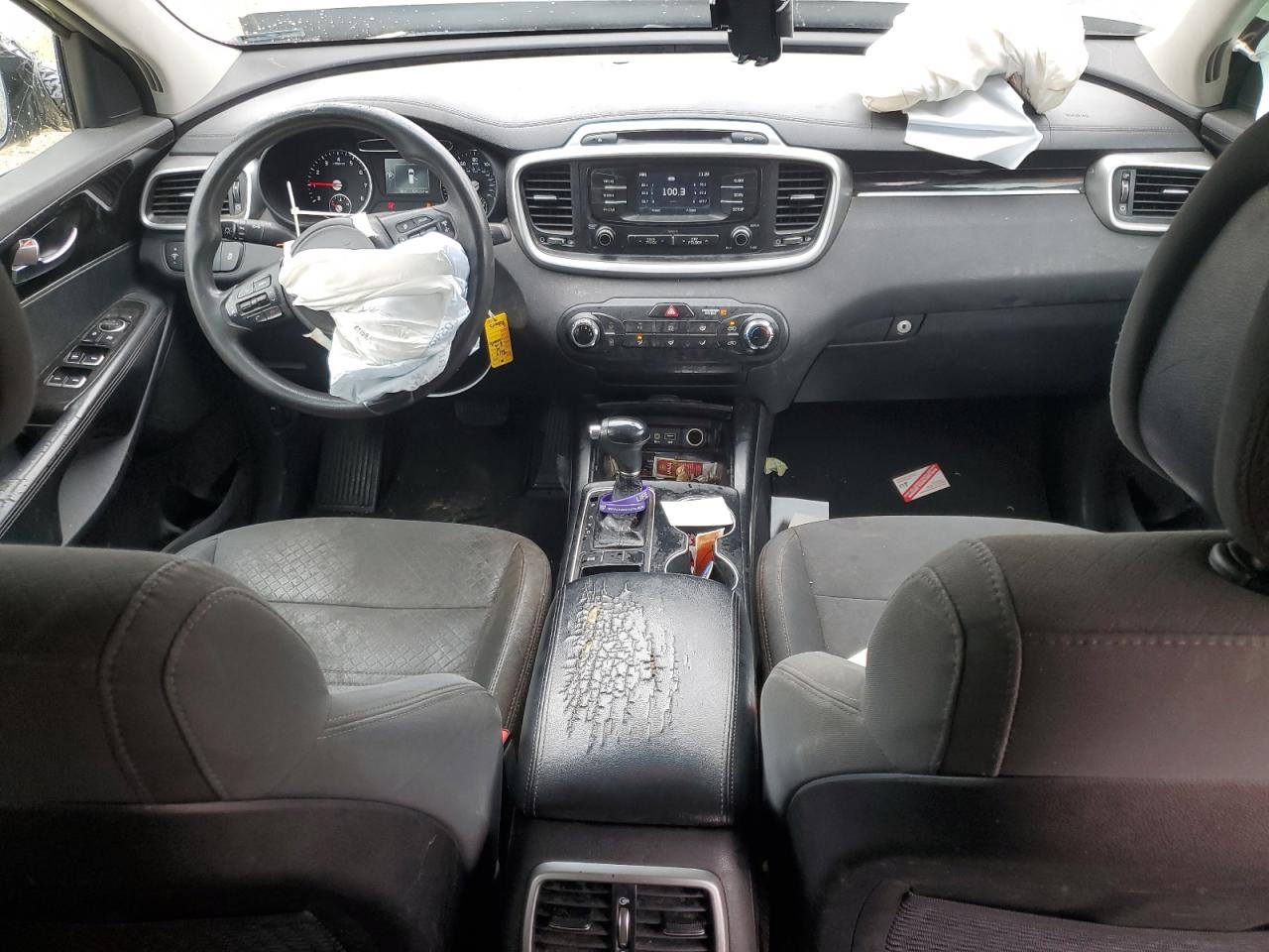 2016 Kia Sorento - Image 8