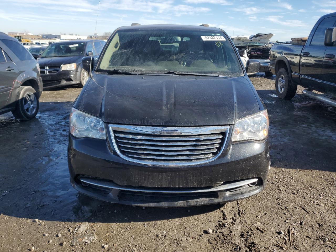 2016 Chrysler Town & Country - Image 5