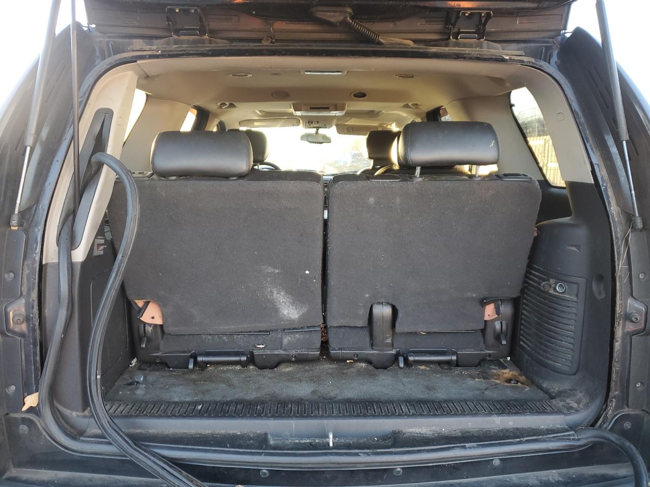 2010 Chevrolet Tahoe - Image 6