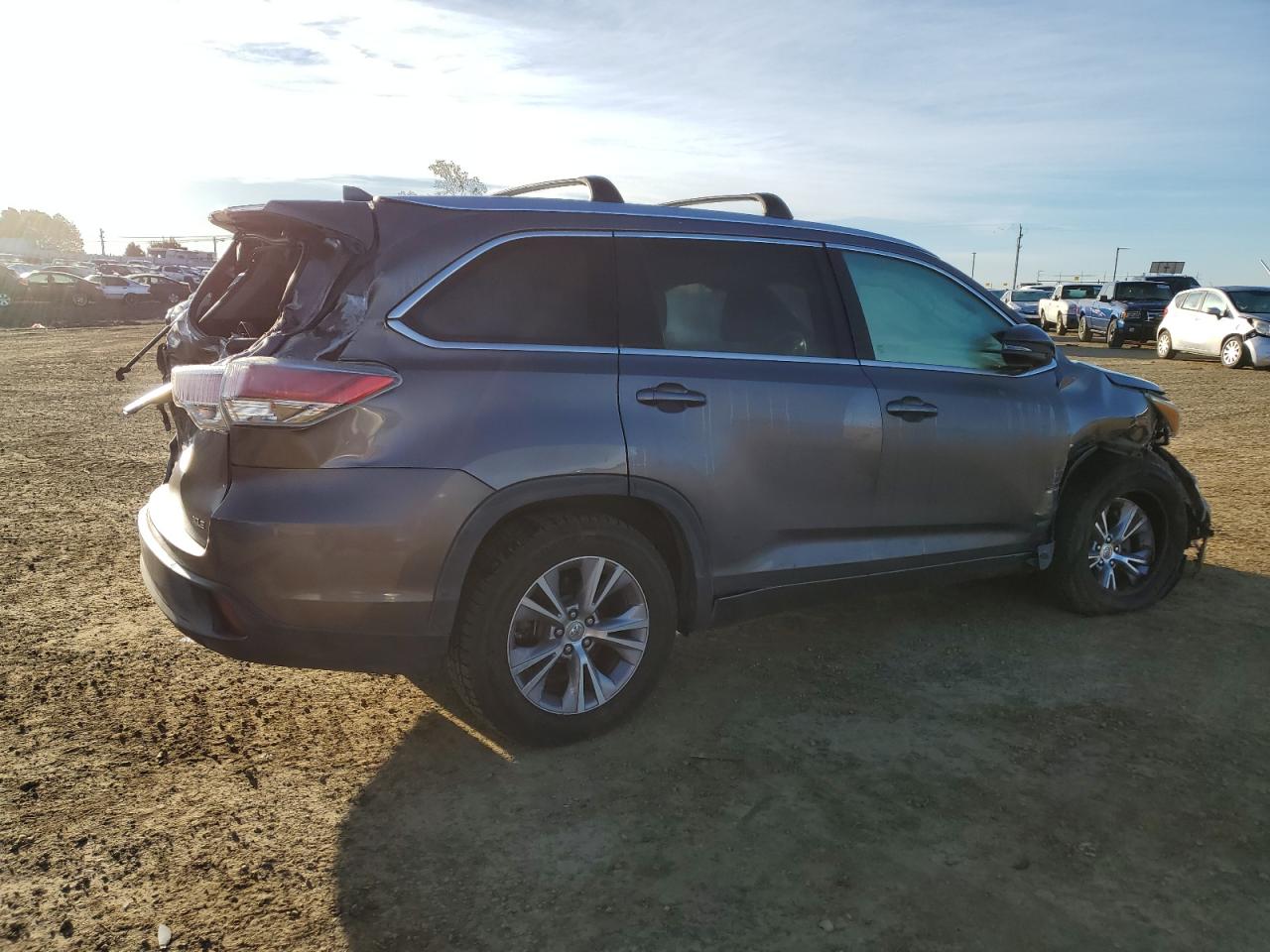 2015 Toyota Highlander - Image 3