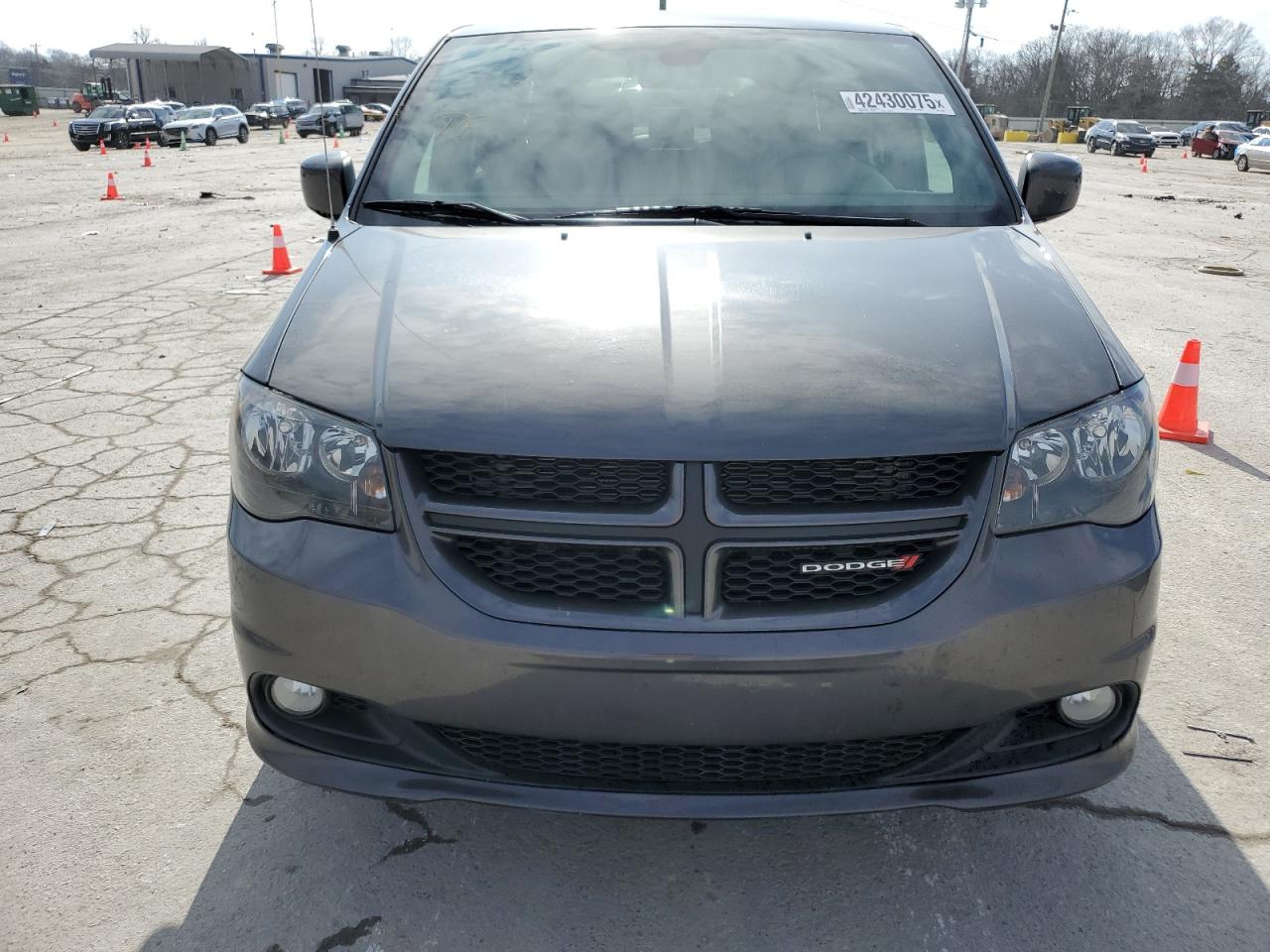 2019 Dodge Caravan - Image 5