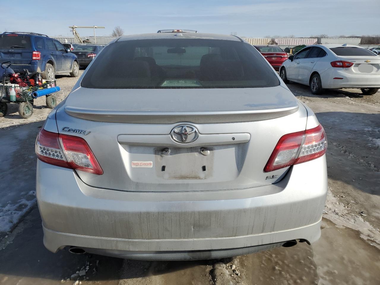 2011 Toyota Camry - Image 6