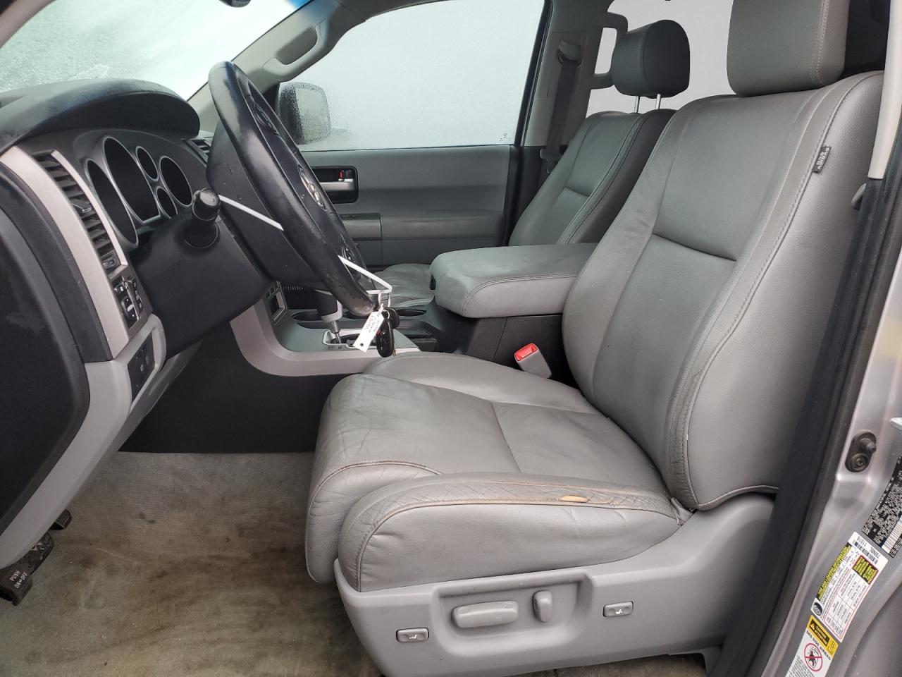 2010 Toyota Sequoia - Image 7