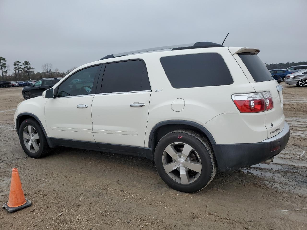 2011 GMC Acadia - Image 2