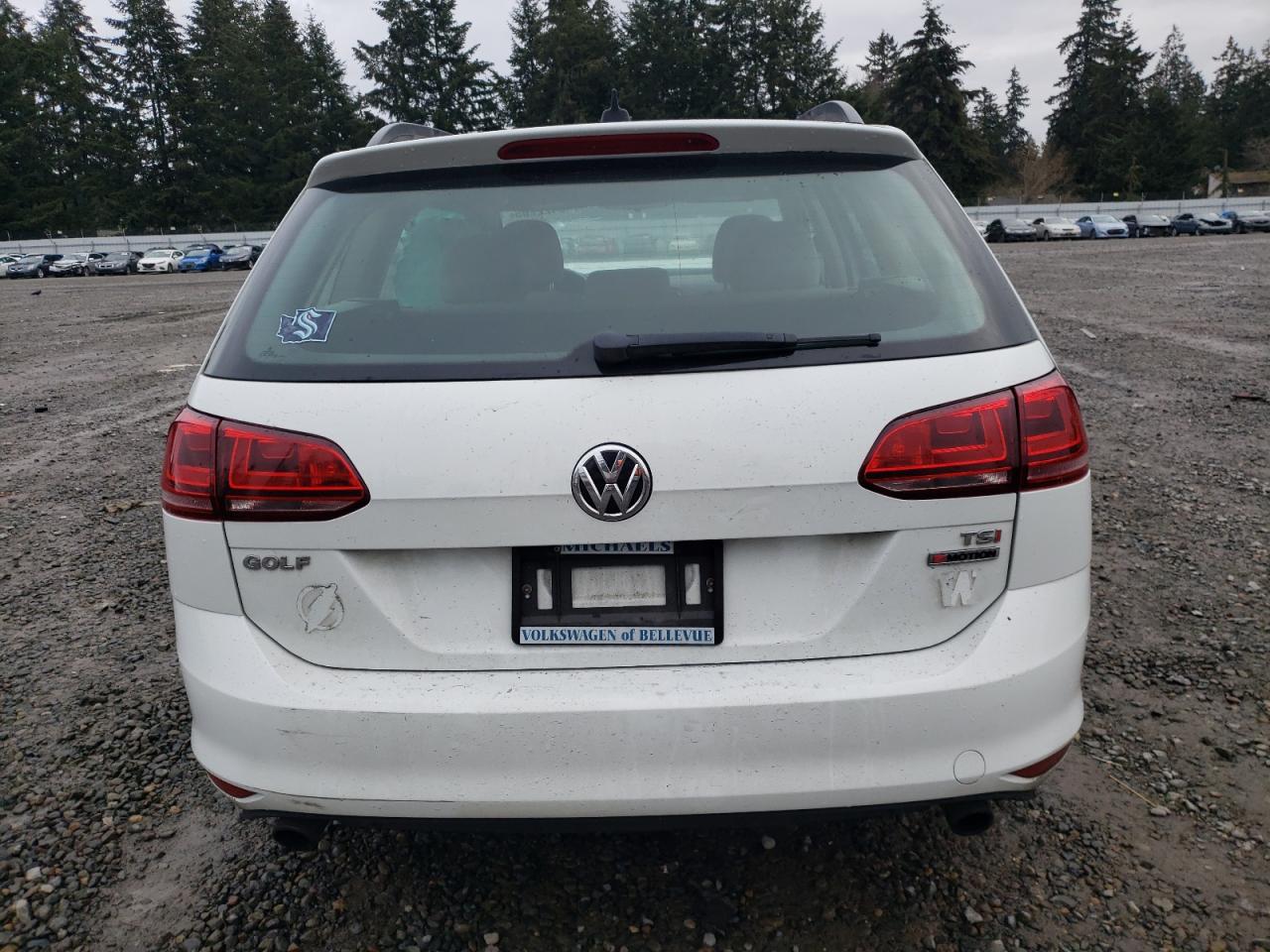 2017 Volkswagen Golf - Image 6