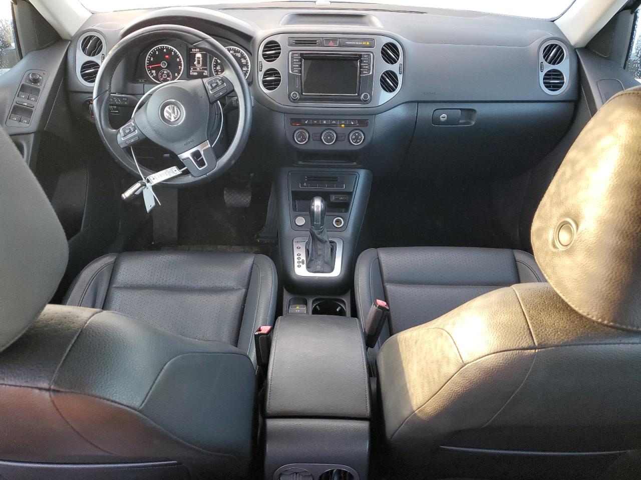2017 Volkswagen Tiguan - Image 8