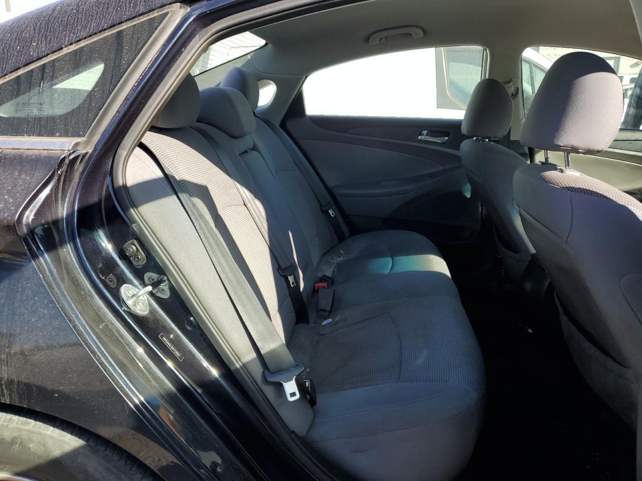 2013 Hyundai Sonata - Image 10