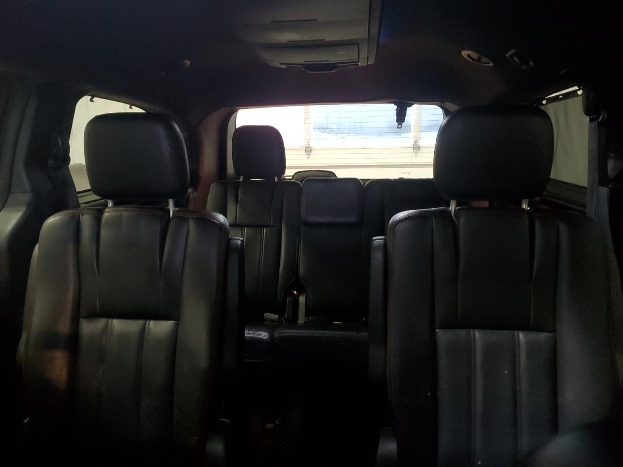 2017 Dodge Caravan - Image 10