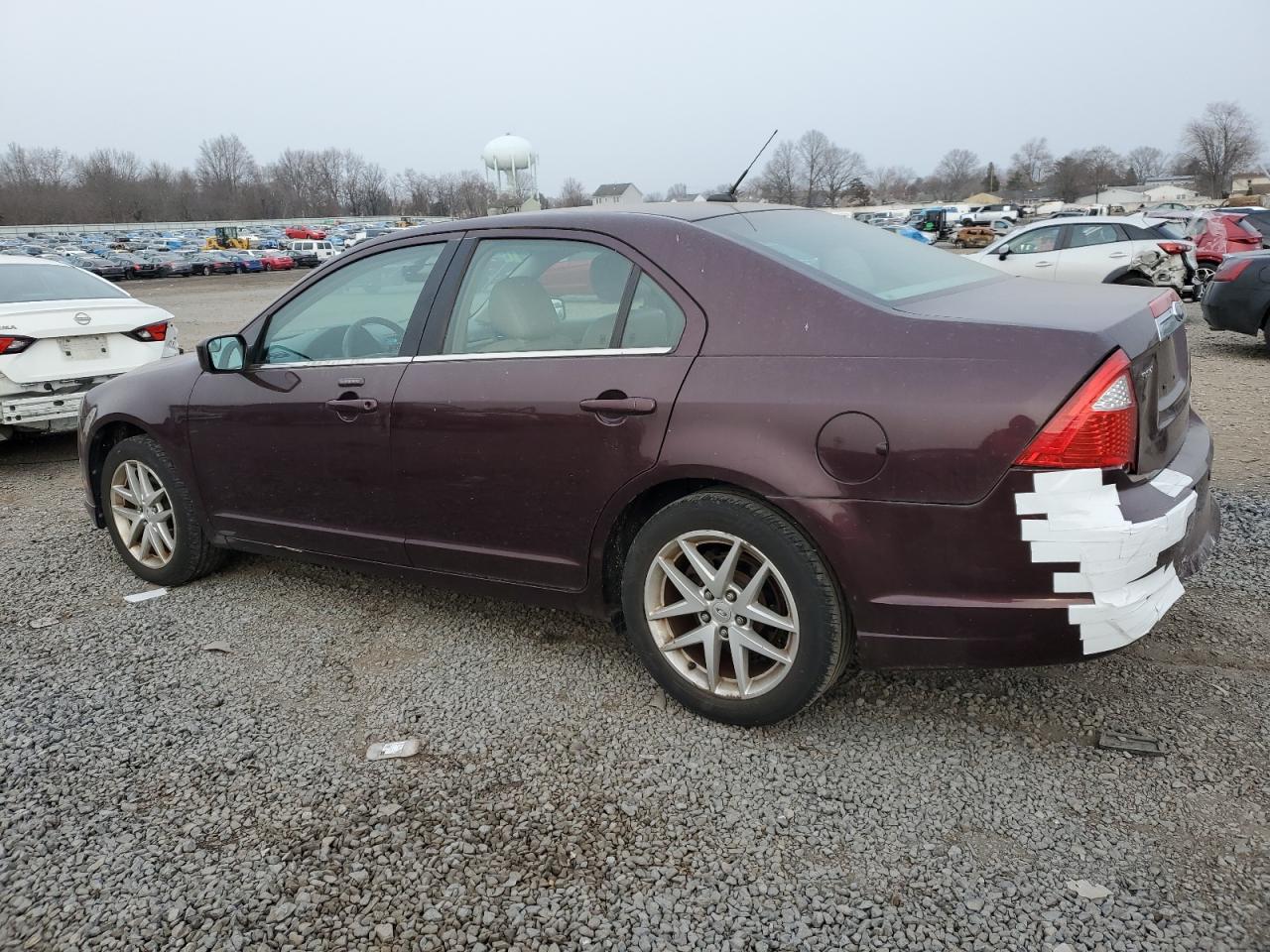 2011 Ford Fusion - Image 2
