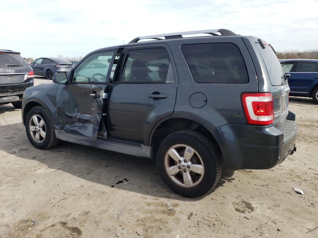2009 Ford Escape - Image 2