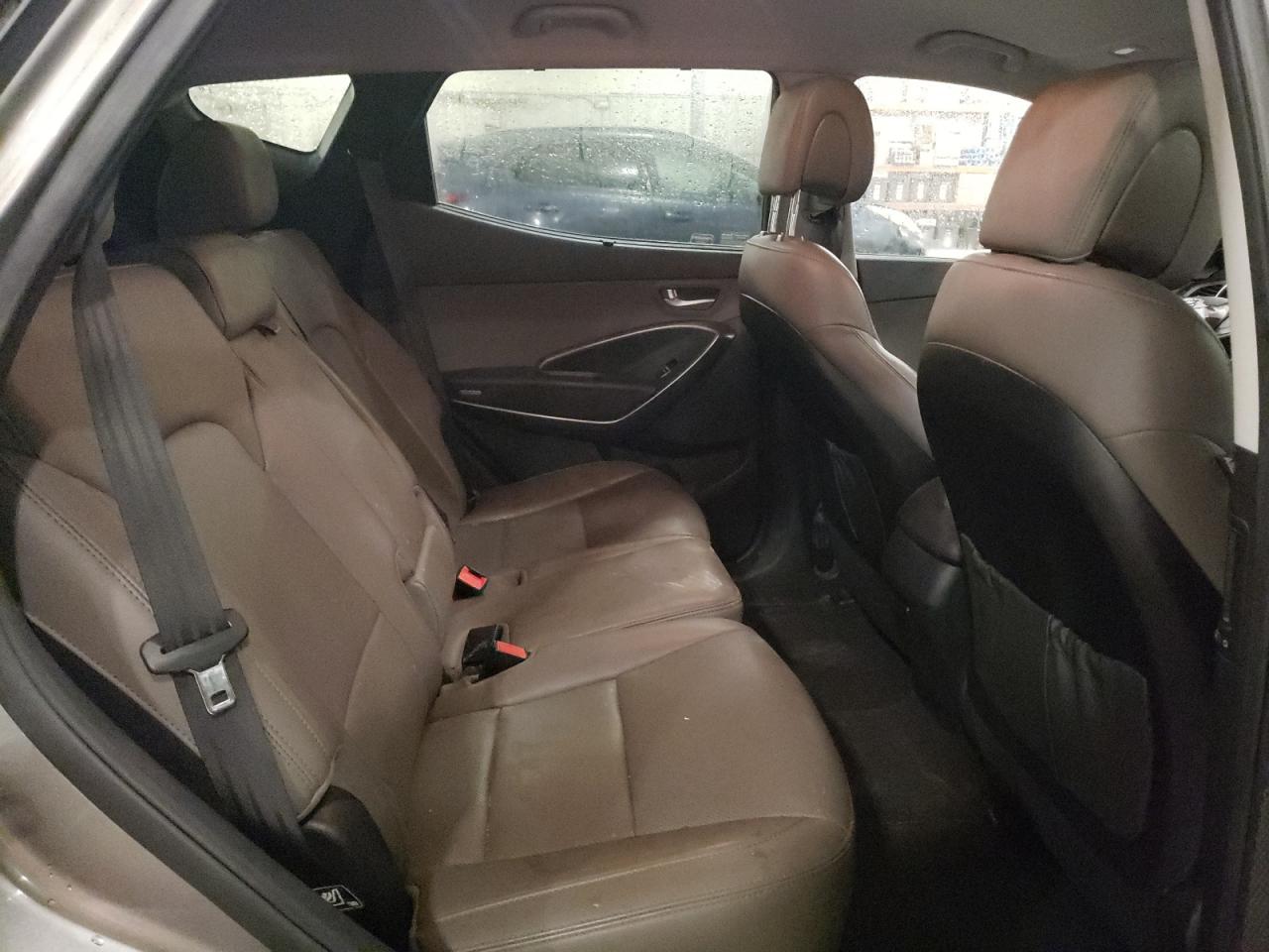 2017 Hyundai Santa Fe - Image 11