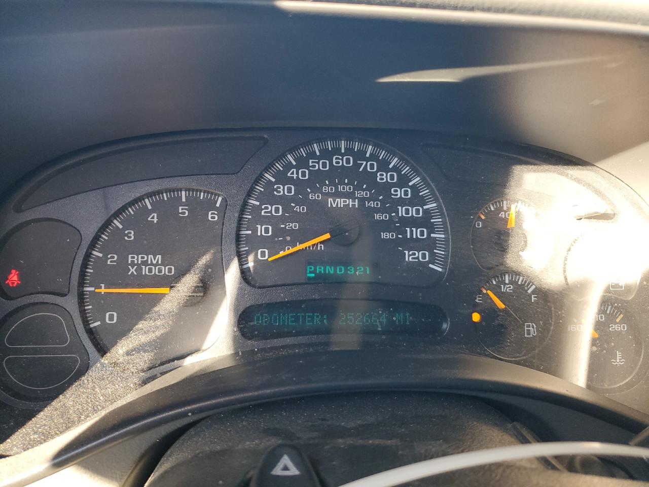 2005 GMC New Sierra C1500 VIN: 2GTEC19T651302288 Lot: 41397205