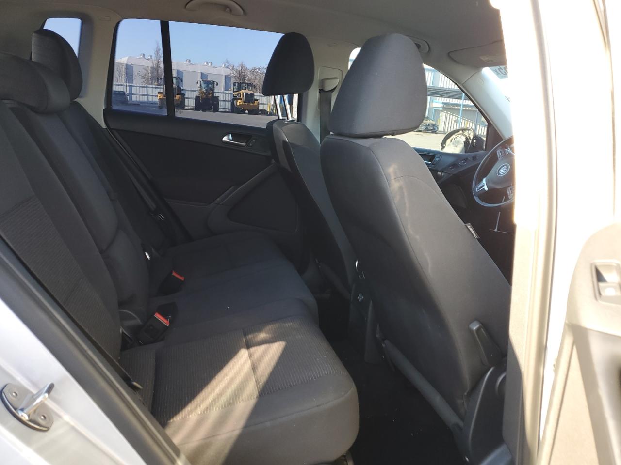 2015 Volkswagen Tiguan - Image 11