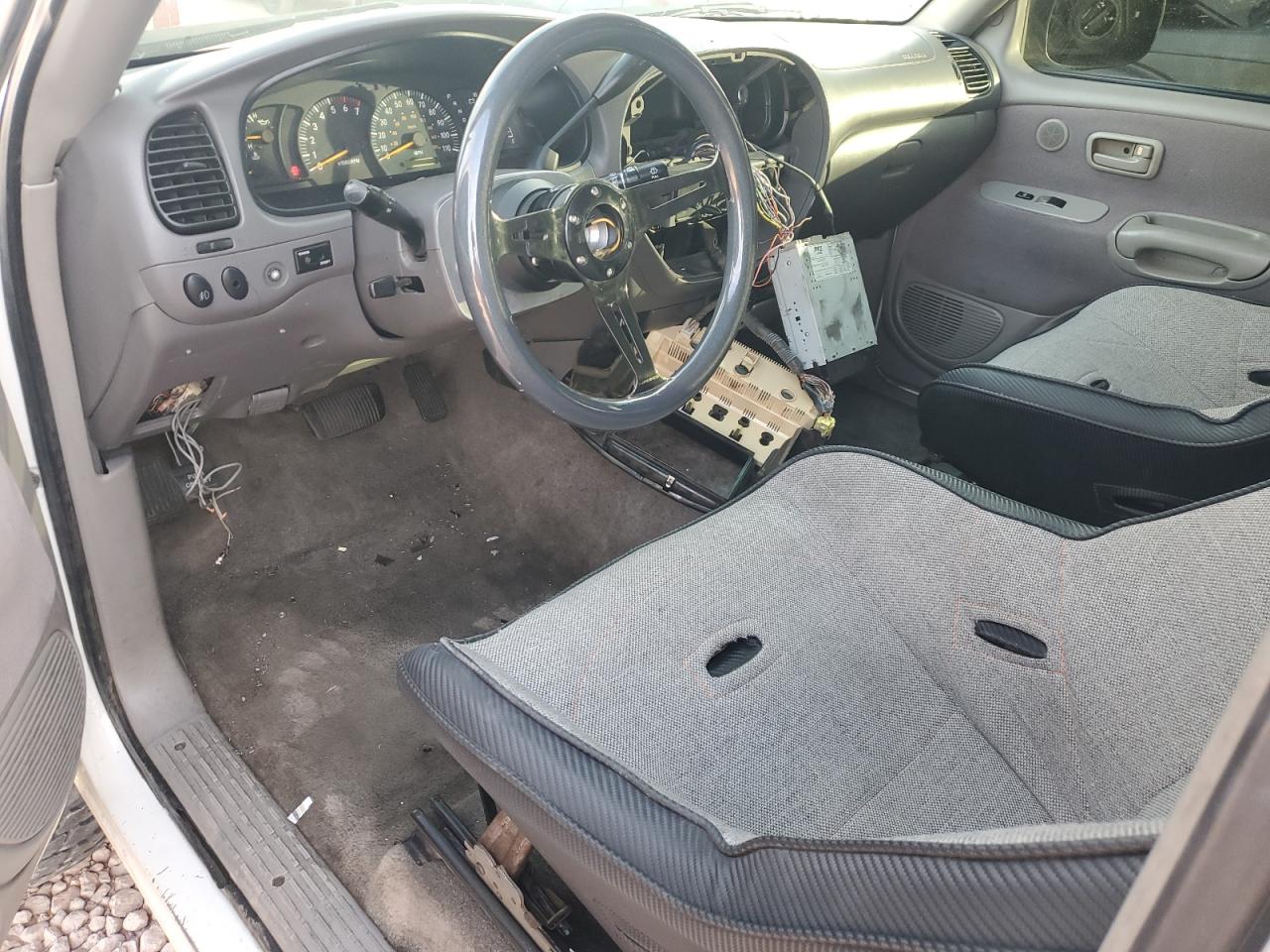 2000 Toyota Tundra - Image 8