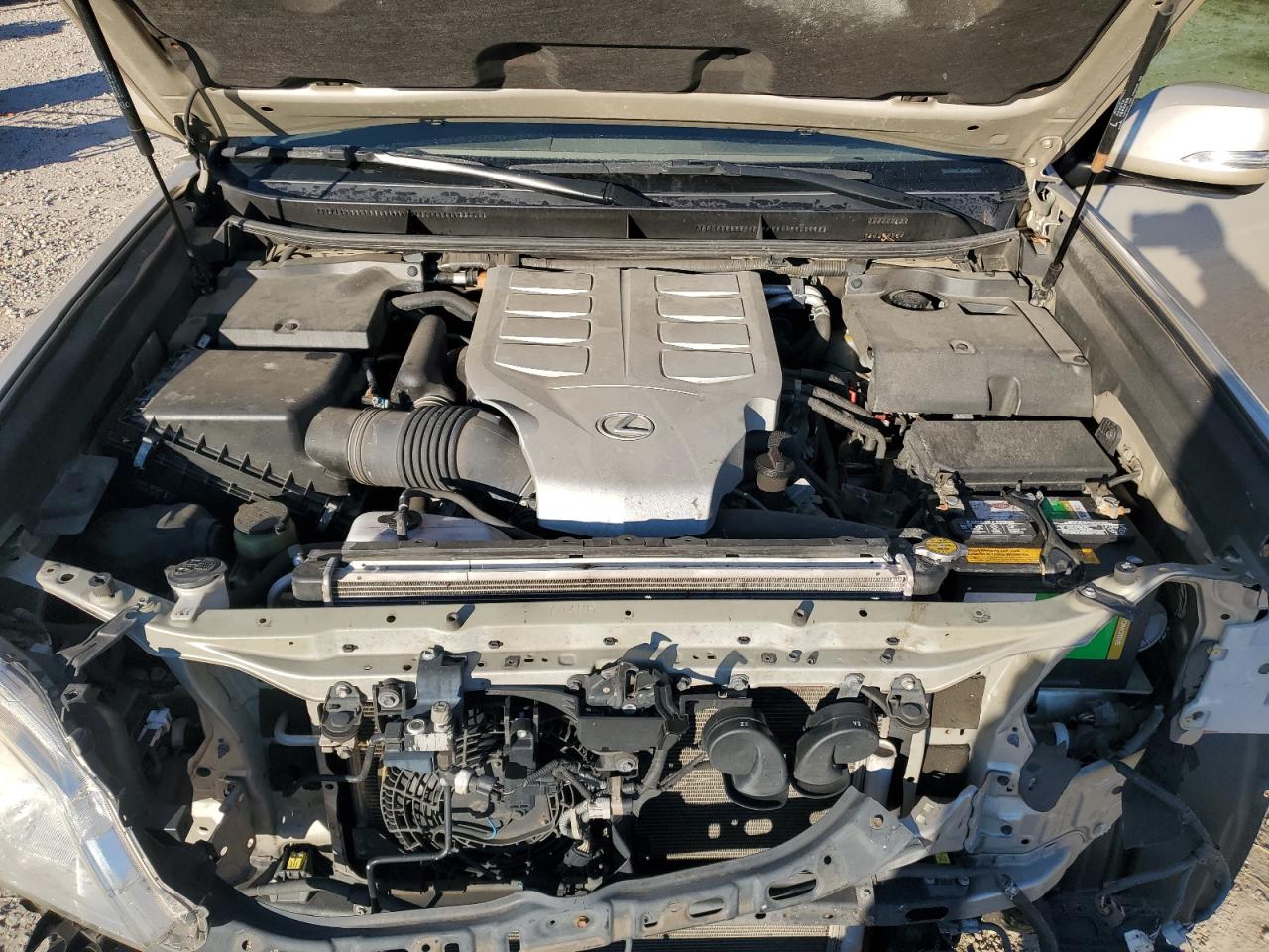 2010 Lexus GX - Image 12