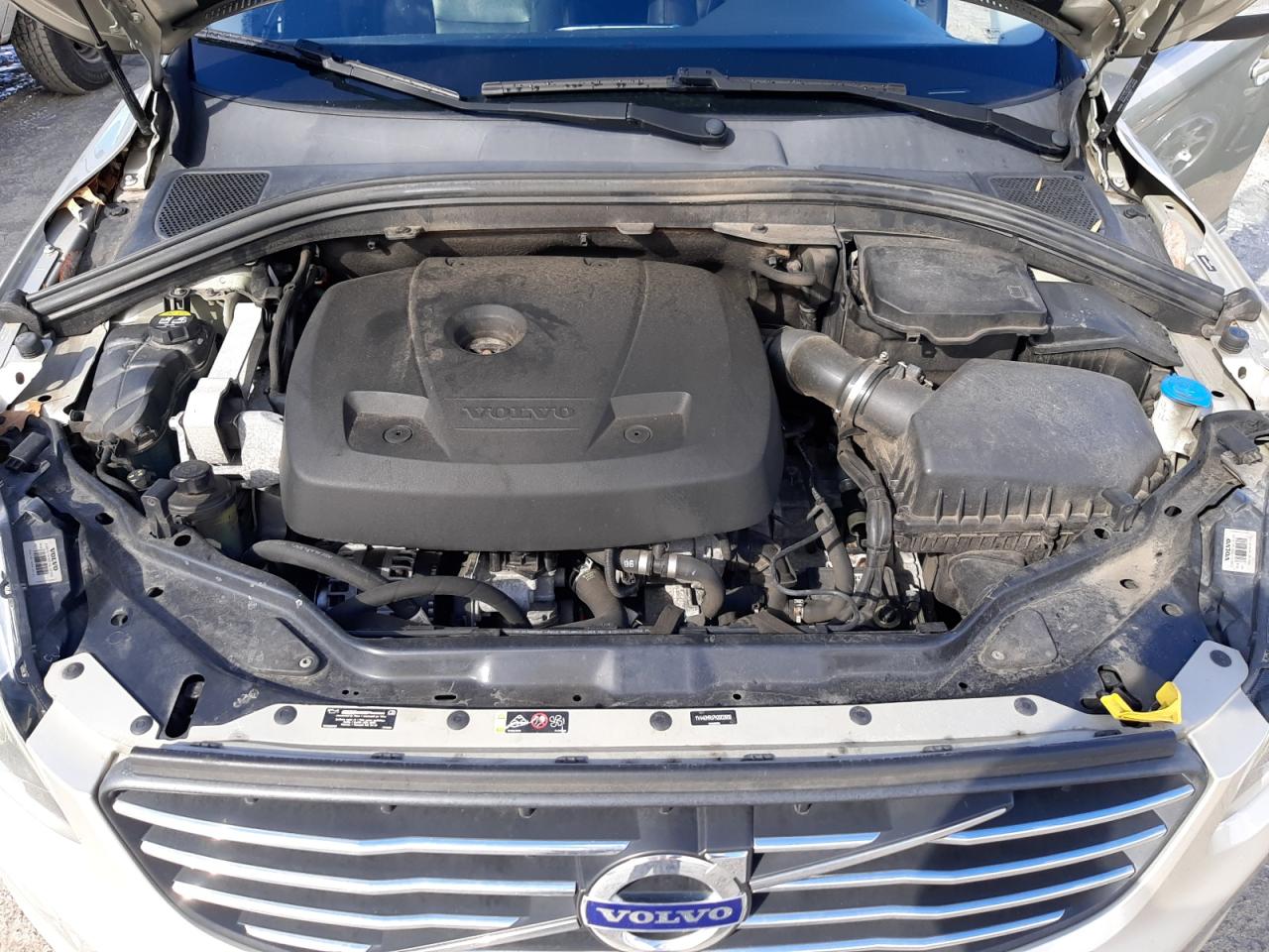 2017 Volvo XC60 - Image 12