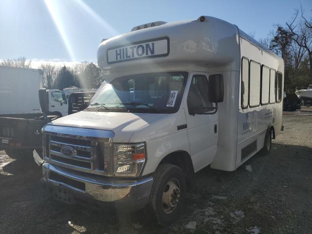 2014 Ford Econoline E450 Super Duty Cutaway Van